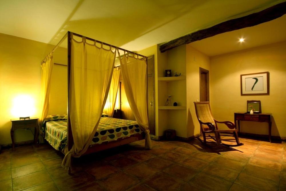 Posada Tresmentiras Aldeanueva del Camino Cameră foto